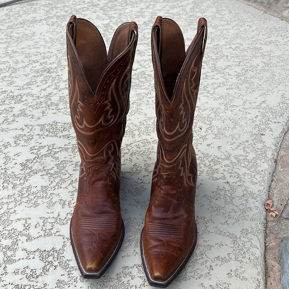 Ariat  brown boots size 9
